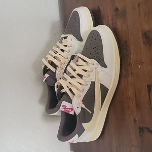 Travis Scott Nike  reverse mocha size 13